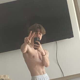 Jeune homme cherche plan cul pour première expérience avec cougar sur Lyon