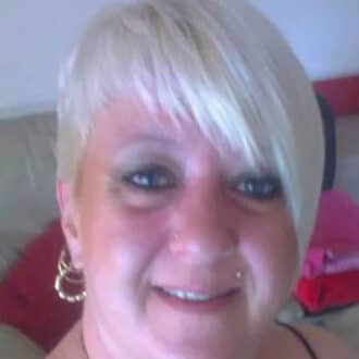 Femme mûre à Paris 18e cherche jeune bien monté pour aventure coquine et sans prise de tête