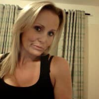 Cougar timide de 51 ans à Albi en tenue sobre, cherche un jeune homme pour rencontre tendre et discrète